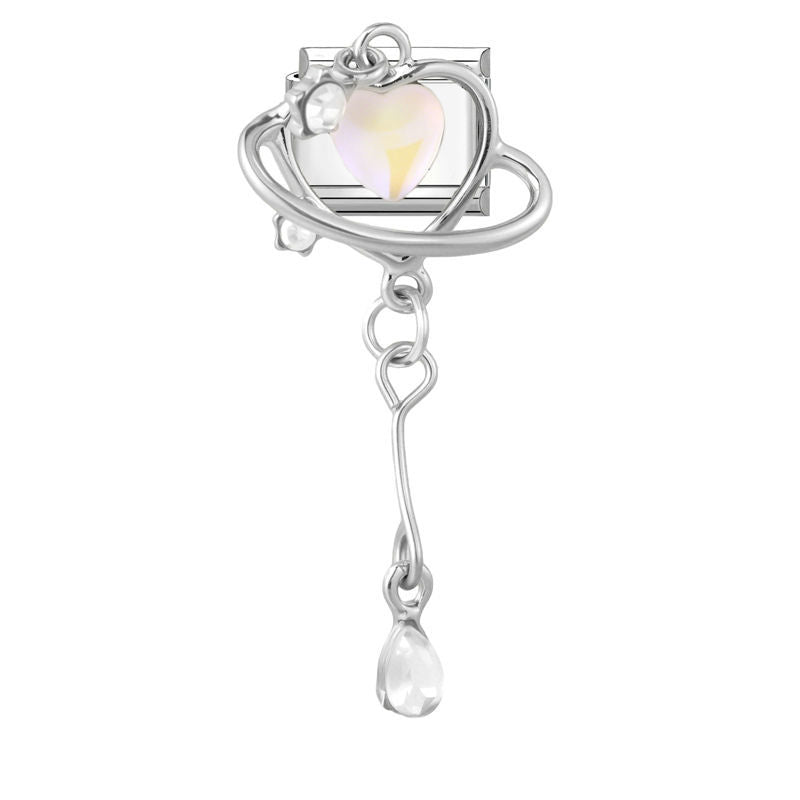 Corazón con anillo orbital y colgante