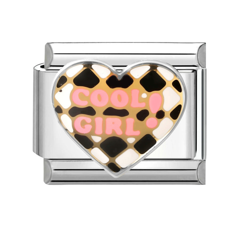 Frase "cool girl" con corazón de leopardo