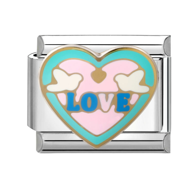 Corazón con palomas y la palabra love