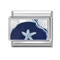 Estrella de mar azul con conchas