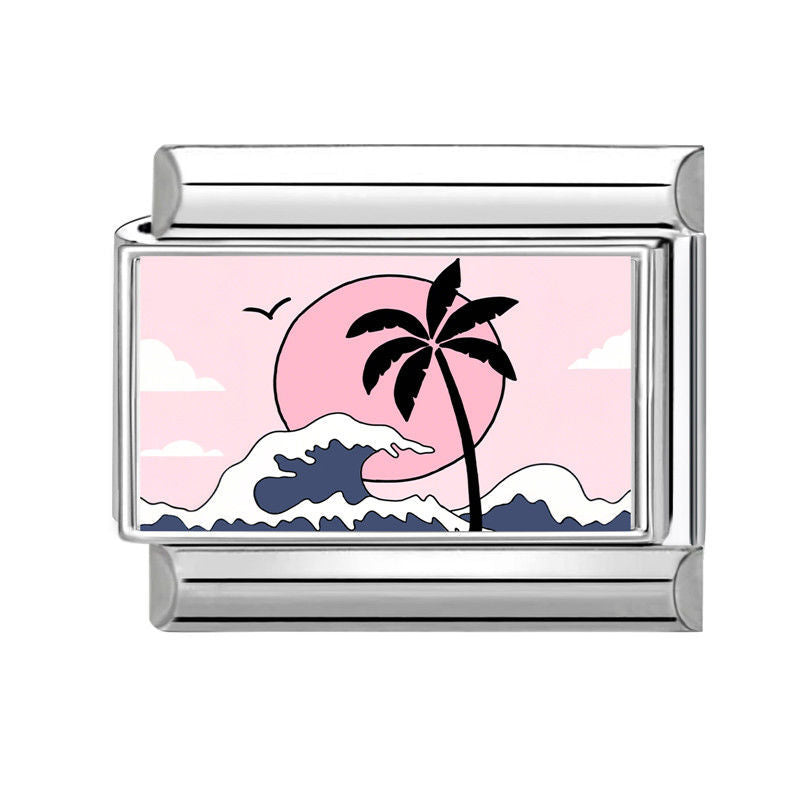 Palmera y olas al atardecer