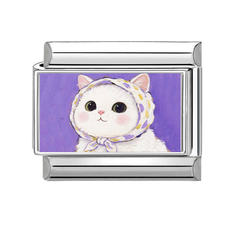 Gato blanco con pañuelo morado