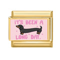 Perro salchicha con frase "it's been a long day"