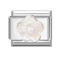 Eslabón con flor blanca y perla